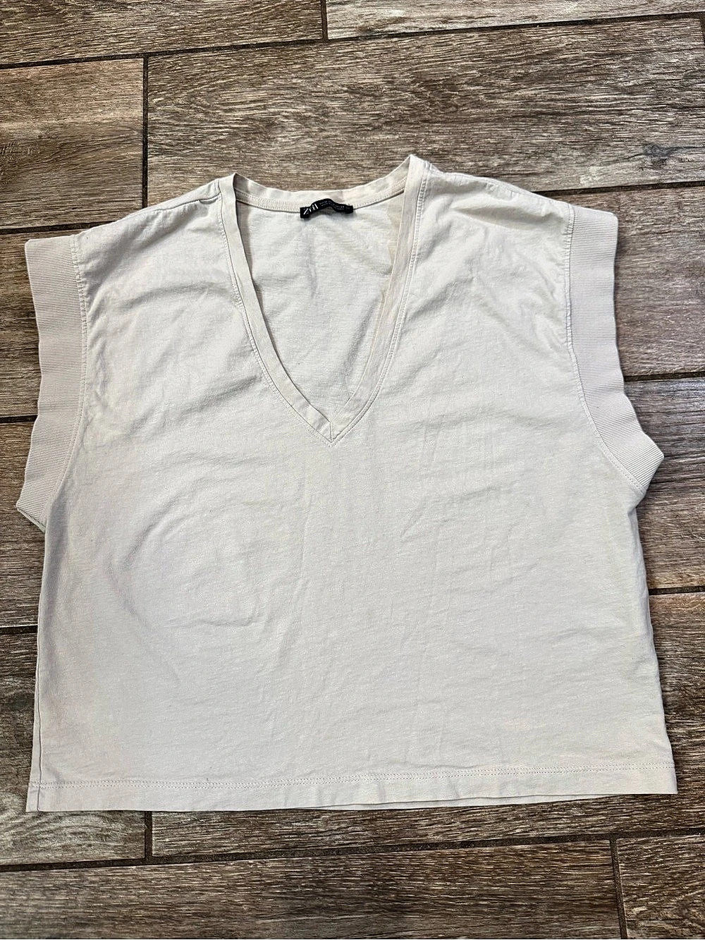 Zara V-Neck Tank Top in White Size Medium